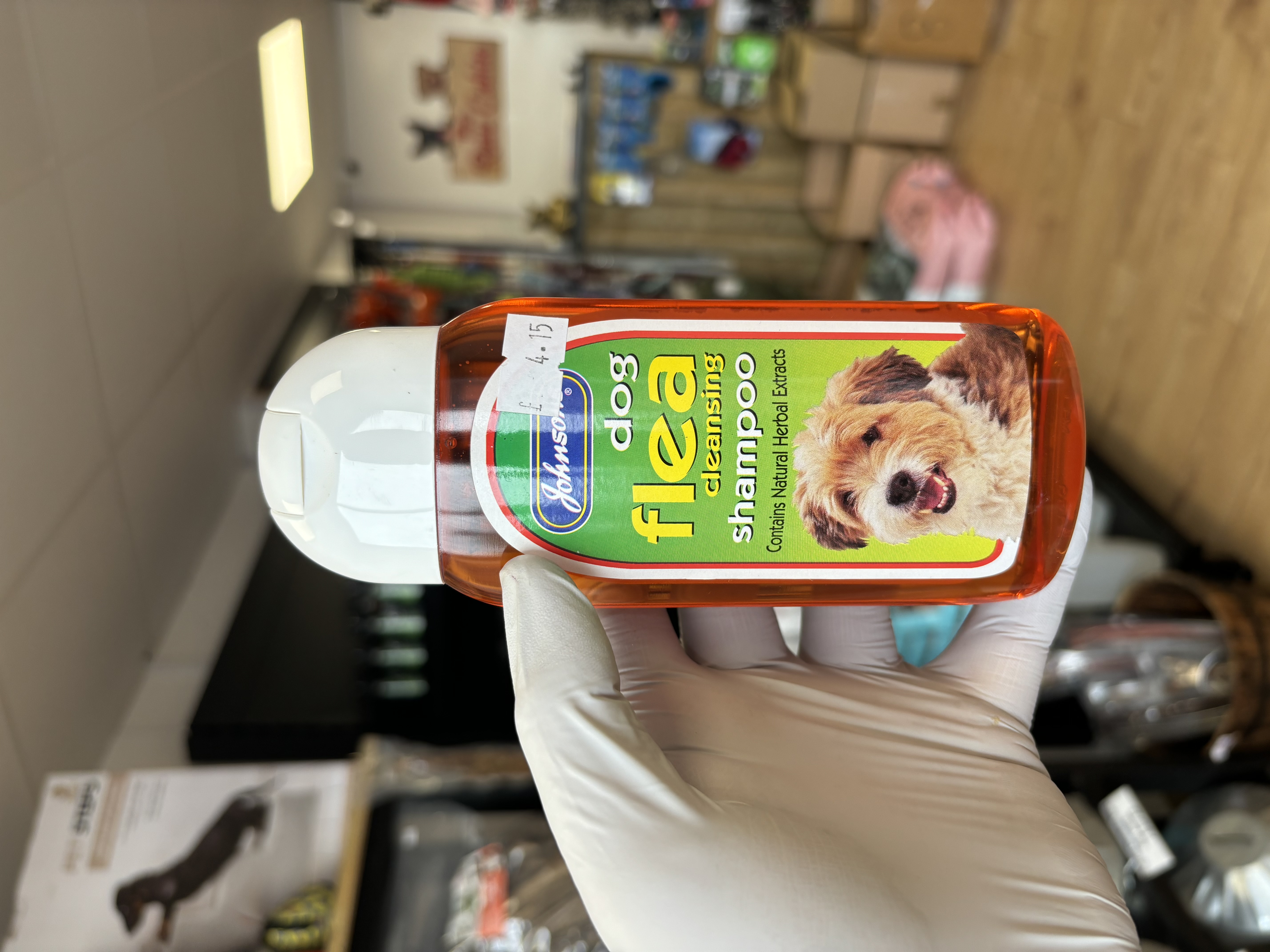 Johnsons Dog Flea Cleansing Shampoo
